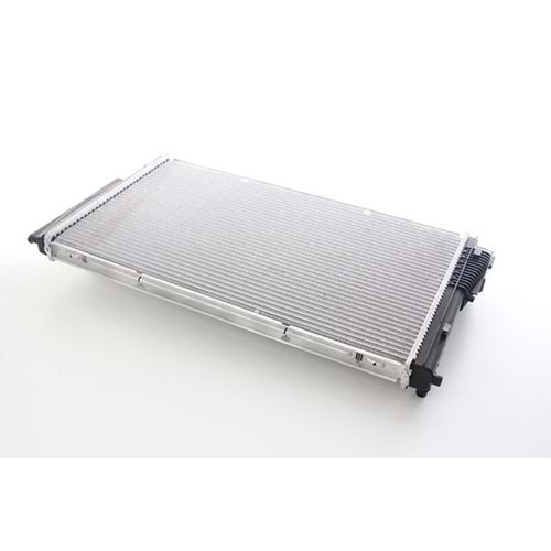 BMW F30 N13 SU RADYATÖRÜ 17117600516